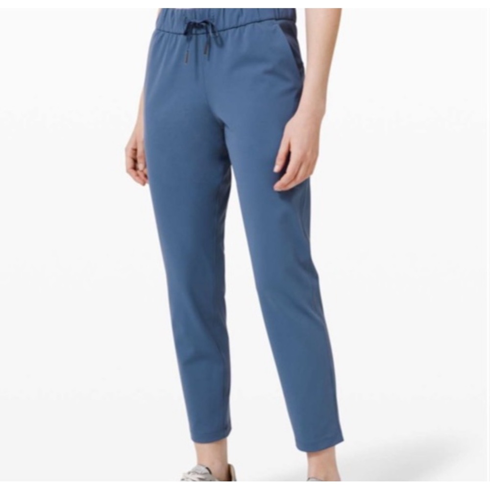 Lululemon on the fly pants